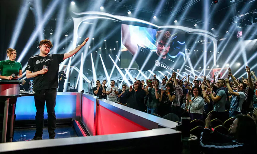 G2电子竞技俱乐部发布英雄联盟全球总决赛“无畏出征”主题队服,设计细节全解析